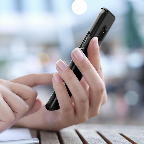 Spigen Galaxy S9 ile Uyumlu Kılıf Thin Fit Black