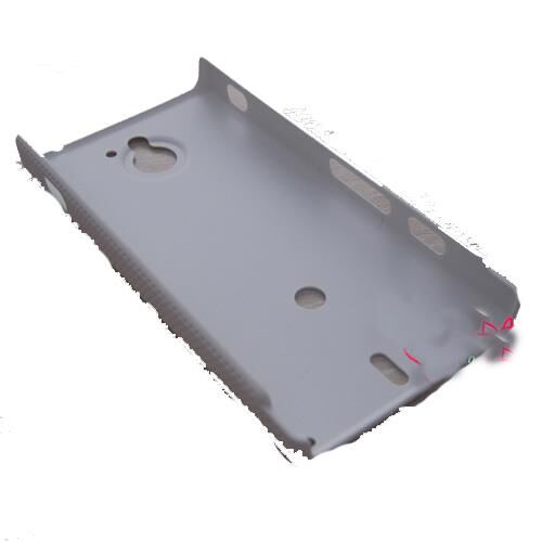 Xperia Sola MT27i ile Uyumlu PEPPER Delikli Sert Kauçuk Kılıf Beyaz