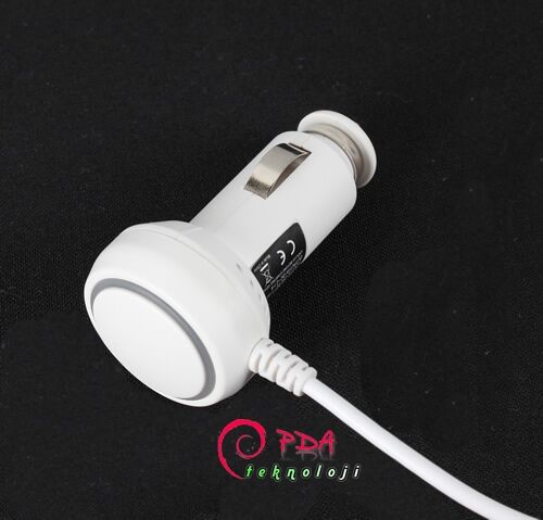 iPad 2 ile Uyumlu Araç Şarj Aleti Beyaz Renk