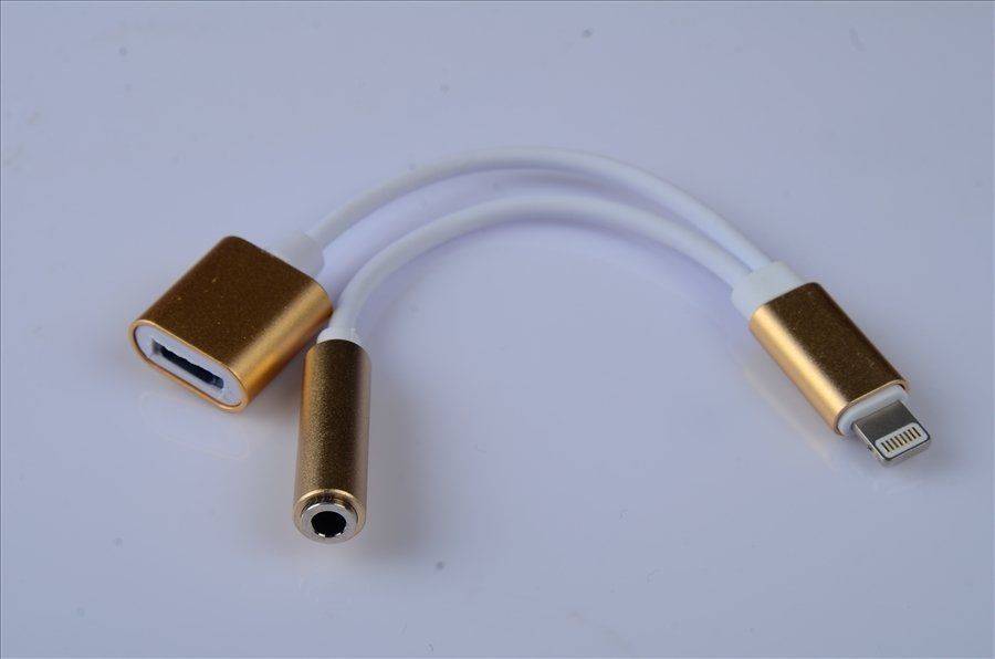 iPhone 7 ile Uyumlu Şarj 3.5mm 3.5mm Dönüştürücü AUX Bağlantı Kablosu Gold A Kalite ET-OT15